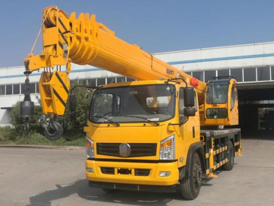 Dịch vụ cho thuê xe cần cẩu KCN Mỹ Phước Tân Vạn Bình Dương