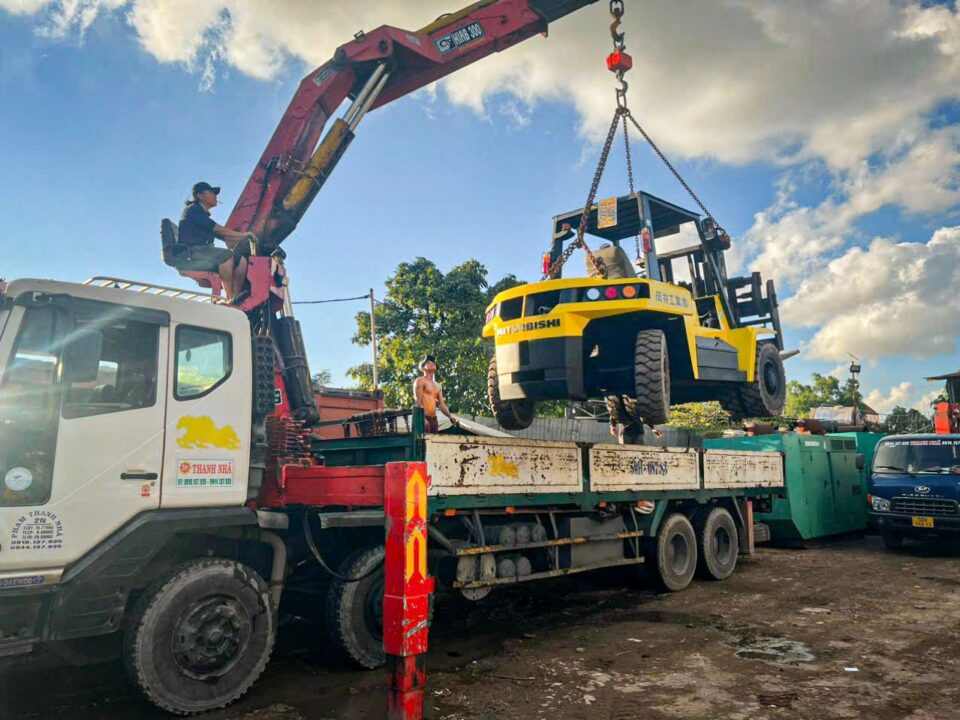 Thuê xe cẩu xe nâng KCN Mỹ Phước Bình Dương
