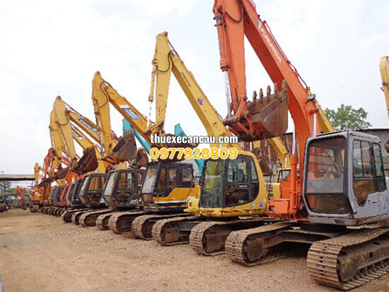 Cho thuê xe xúc xe cần cẩu giá rẻ Tân Uyên Bình Dương