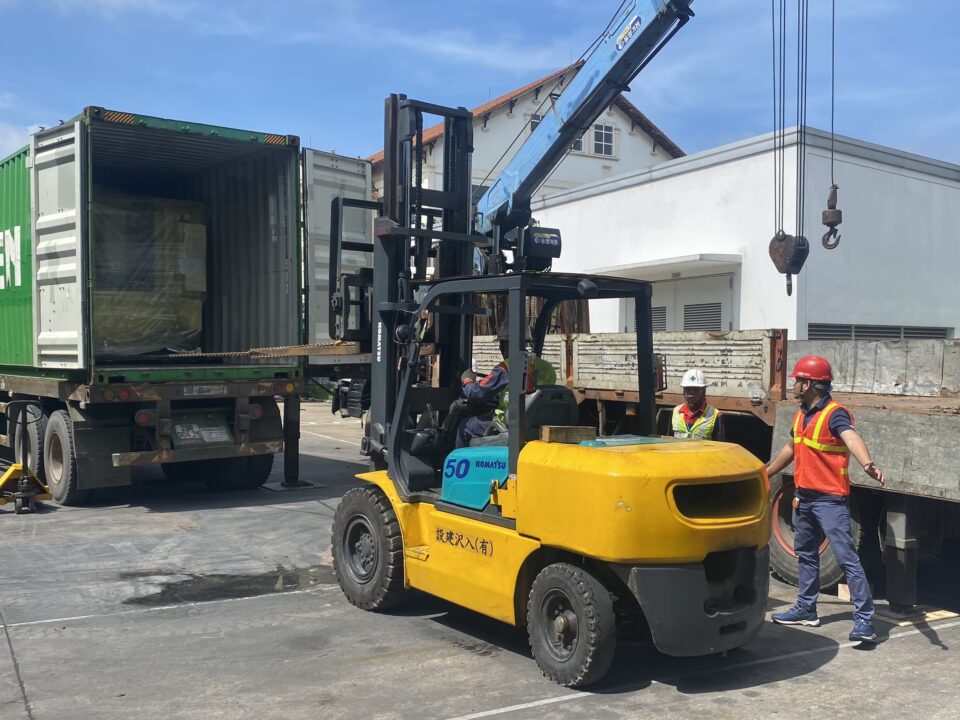 Cung cấp dịch vụ thuê xe cẩu xe nâng giá rẻ Dĩ An Bình Dương