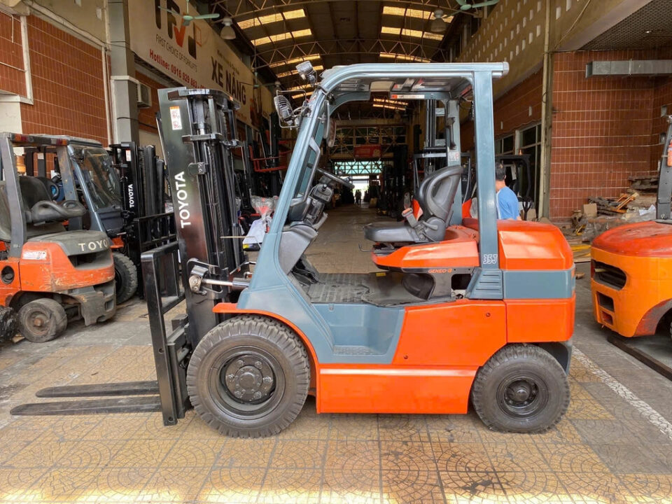 Dịch vụ cho thuê xe nâng xe đầu kéo Dầu Tiếng Bình Dương