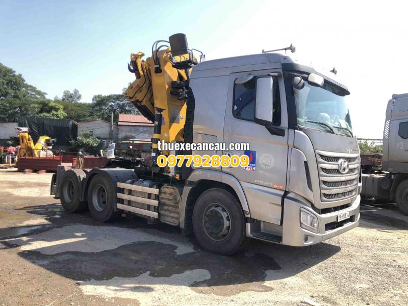 Cho thuê xe cần cẩu xe đầu kéo chuyên nghiệp KCN Đại Đăng