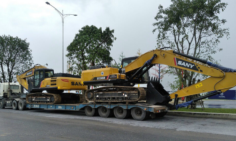 Cung cấp dịch vụ thuê xe cẩu xe móc xe kéo Bến Cát Bình Dương