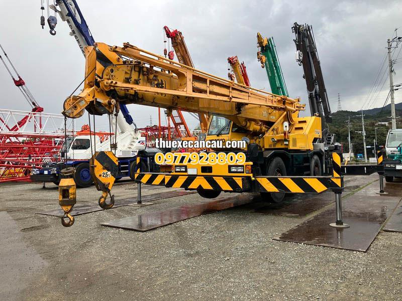 Thuê xe cần cẩu xe móc xe đầu kéo KCN Sóng Thần Bình Dương