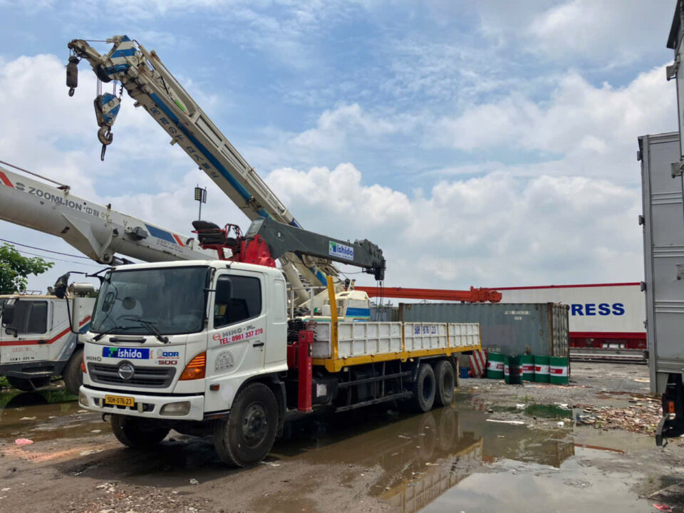 Thuê xe cẩu xe móc xe nâng giá rẻ Tân Uyên Bình Dương