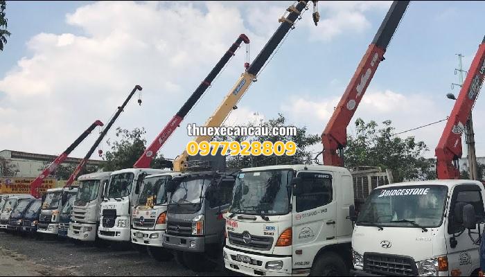 Thuê xe cẩu xe móc xe nâng giá rẻ Tân Uyên Bình Dương