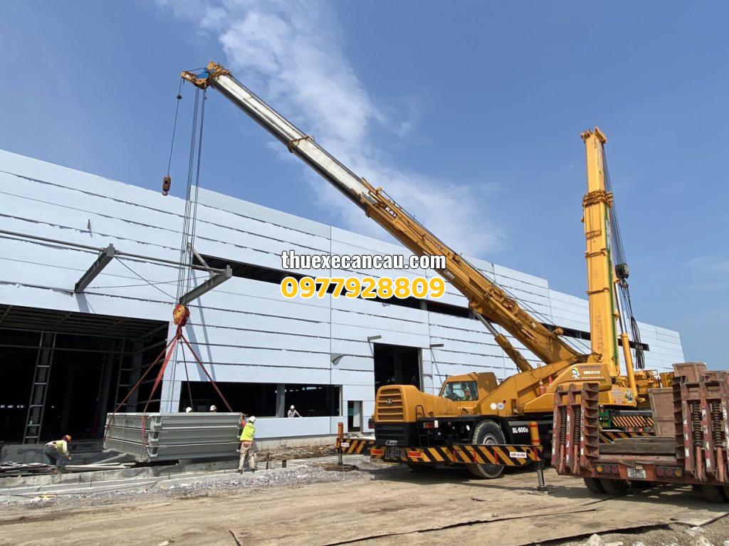 Cho thuê xe cần cẩu xe đầu kéo chuyên nghiệp KCN Sóng Thần