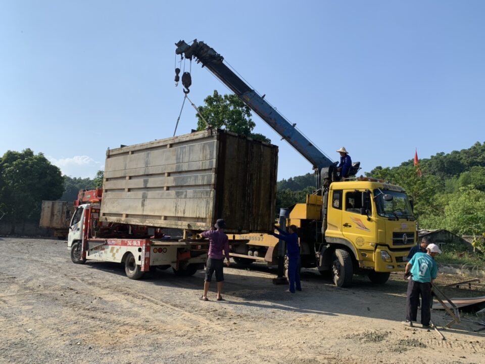 Dịch vụ thuê xe cần cẩu giá rẻ Thuận An Bình Dương