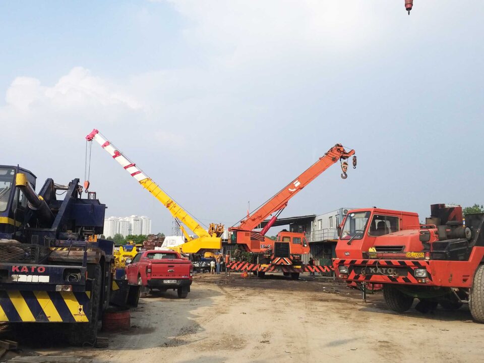 Thuê xe cần cẩu Dầu Tiếng, Bình Dương – Giải pháp tối ưu cho công trình của bạn