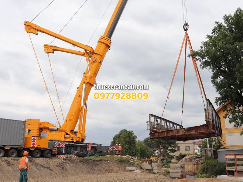 Thuê xe cẩu Bến Cát Bình Dương, dịch vụ giá rẻ uy tín chuyên nghiệp