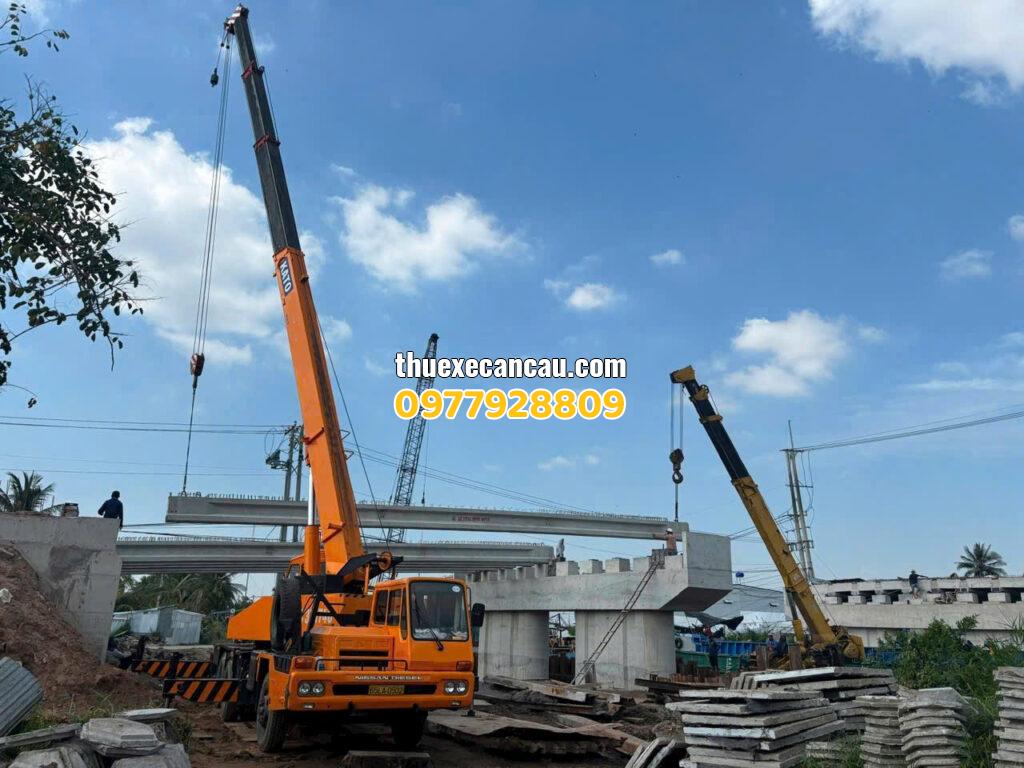 Thuê xe cẩu xe móc xe nâng theo tháng tại KCN Đồng An