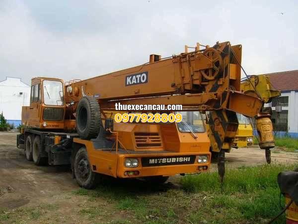 Cho thuê xe cần cẩu xe đầu kéo giá tốt KCN Đất Cuốc Bình Dương