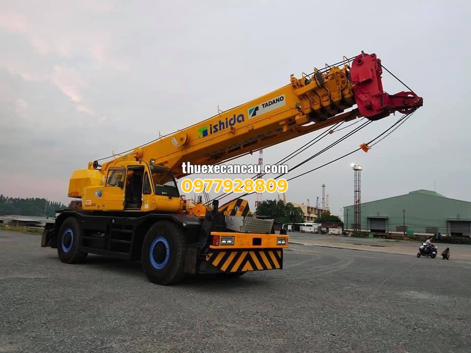 Cho thuê xe cần cẩu xe đầu kéo giá tốt KCN Đất Cuốc Bình Dương