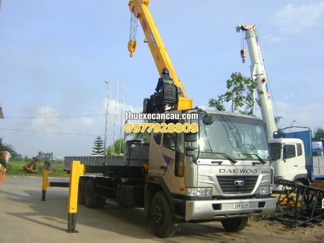 Địa điểm cho thuê xe cẩu xe đầu kéo theo tháng giá tốt Tân Uyên Bình Dương