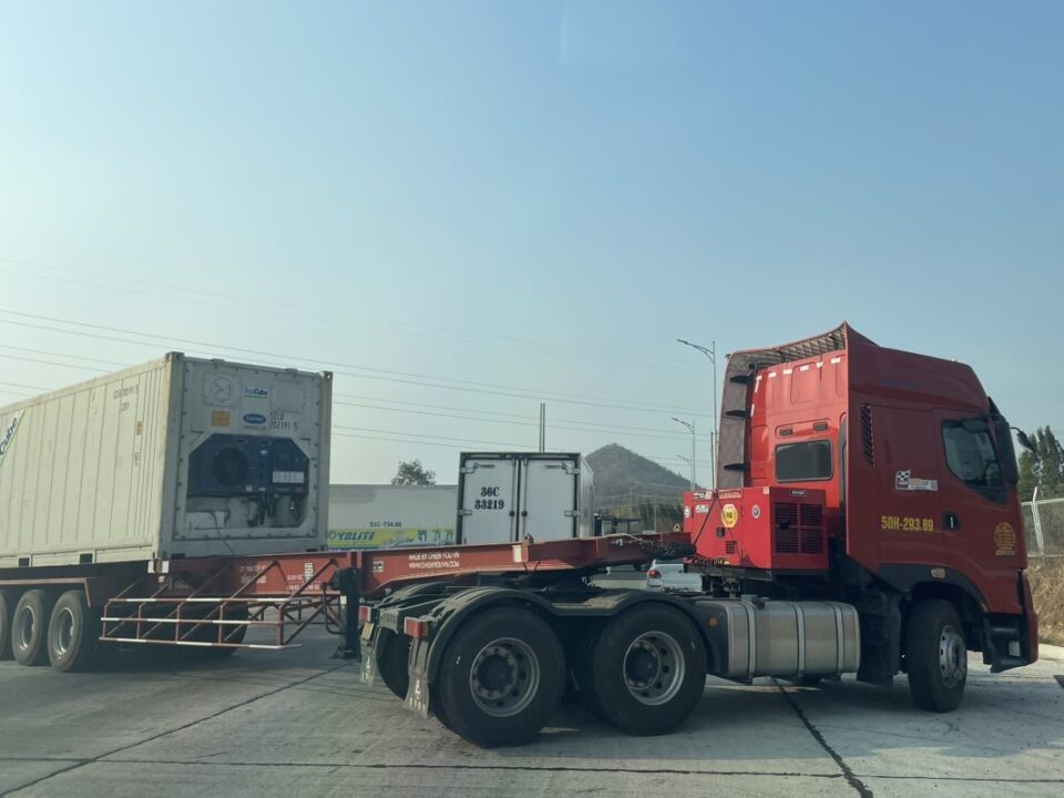 Dịch vụ cho thuê xe đầu kéo xe cần cẩu Đức Hoà Long An