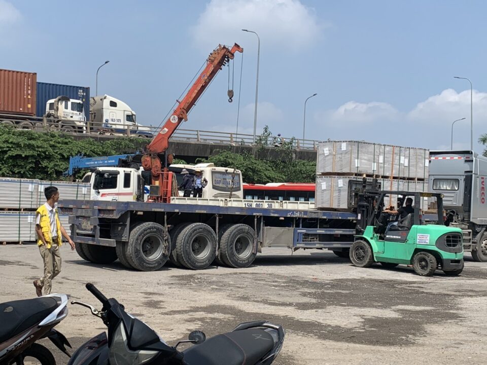 Địa chỉ cung cấp dịch vụ thuê xe cần cẩu xe nâng giá rẻ Thuận An