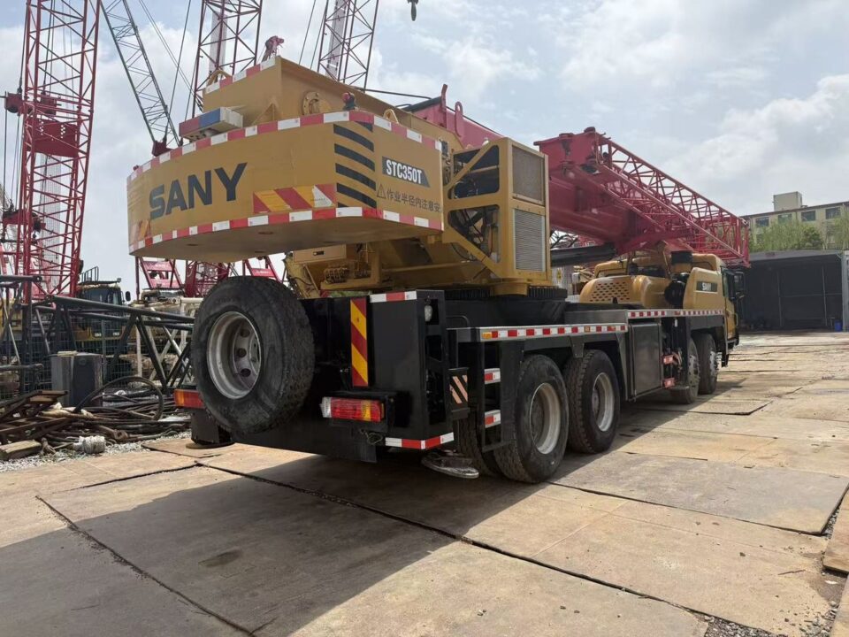 Địa điểm thuê xe cẩu xe nâng KCN Bến Lức Long An