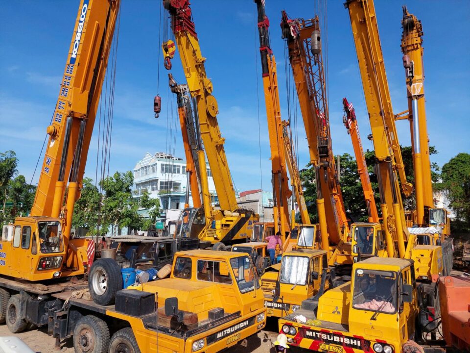 Xe cẩu Mạnh Cường chuyên cho thuê xe cần cẩu xe đầu kéo các loại Thuận An