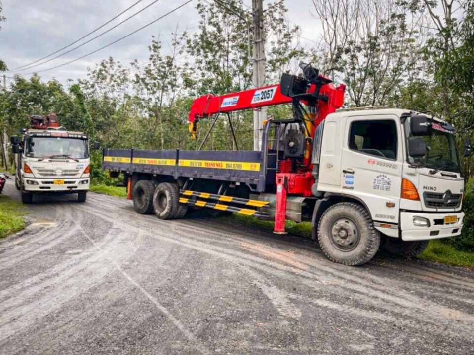 Cho thuê xe cần cẩu, xe đầu kéo tại Dĩ An – Đối tác tin cậy của các công trình và nhà máy