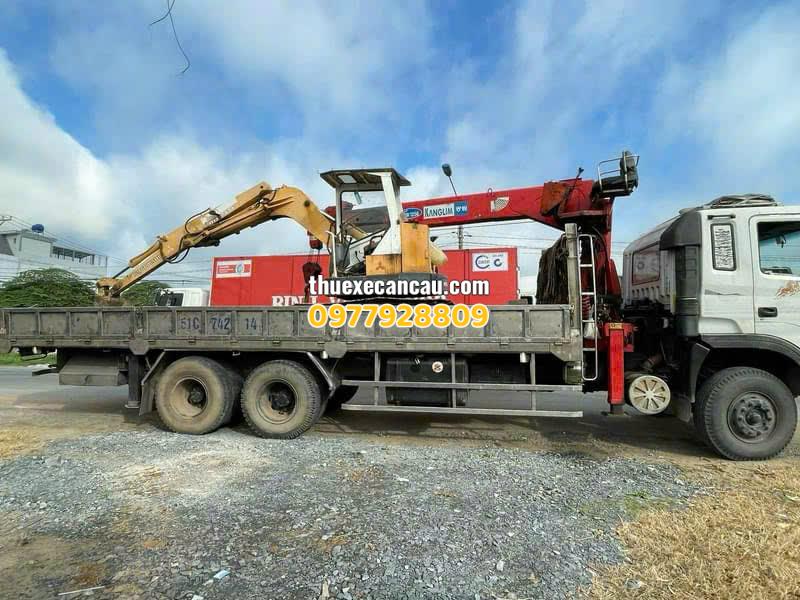 Cho thuê xe xúc và xe cần cẩu giá rẻ tại Thuận An, dịch vụ uy tín nhanh chóng cho công trình