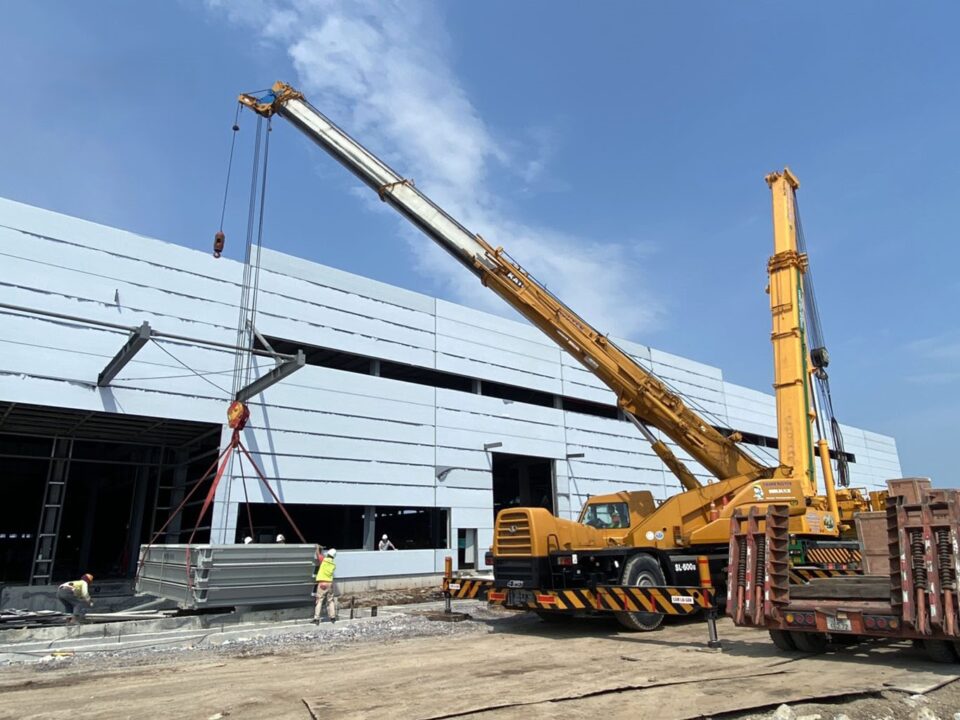 Chuyên cung cấp dịch vụ thuê xe cần cẩu xe đầu kéo xe nâng giá rẻ Dĩ An