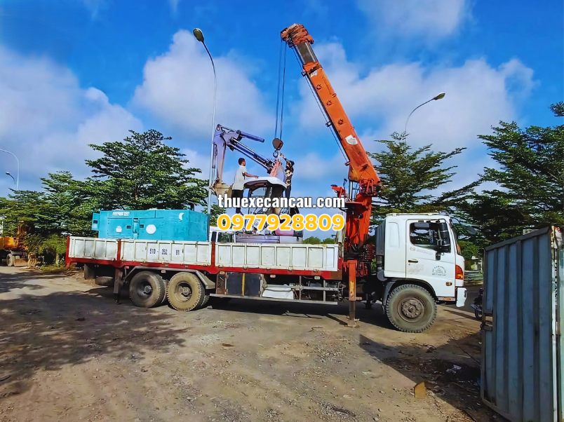 Dịch vụ cho thuê xe cẩu đa năng tại Khu công nghiệp Mỹ Phước – hỗ trợ nâng hạ, vận chuyển máy móc và hàng hóa an toàn, nhanh chóng