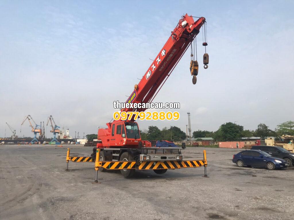 Dịch vụ cho thuê xe cẩu công nghiệp nhiều tải trọng, hỗ trợ sản xuất tại Bến Cát