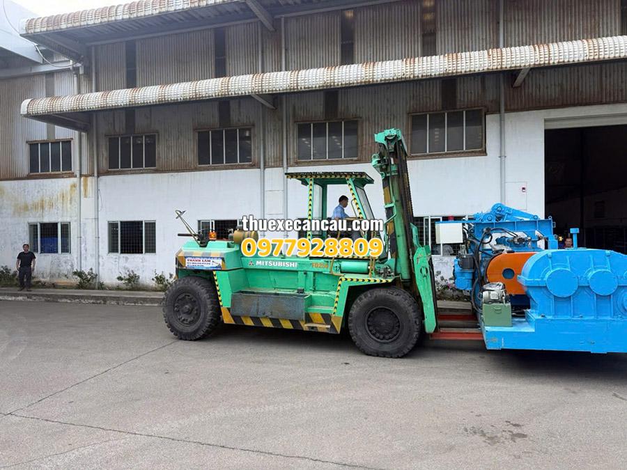 Dịch vụ cho thuê xe cẩu, xe nâng chuyên nghiệp tại Tân Vạn Mỹ Phước, hỗ trợ nâng hạ hàng hóa an toàn, nhanh chóng