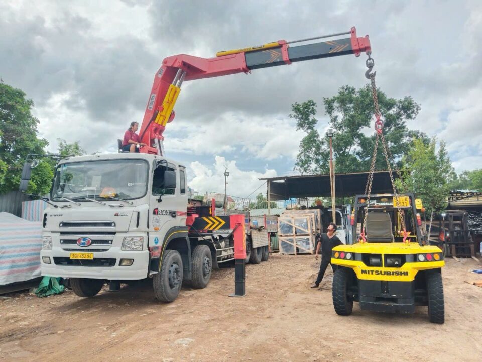 Dịch vụ cho thuê xe cẩu, xe nâng tại Dầu Tiếng – Hỗ trợ vận chuyển, bốc xếp hàng hóa tận nơi
