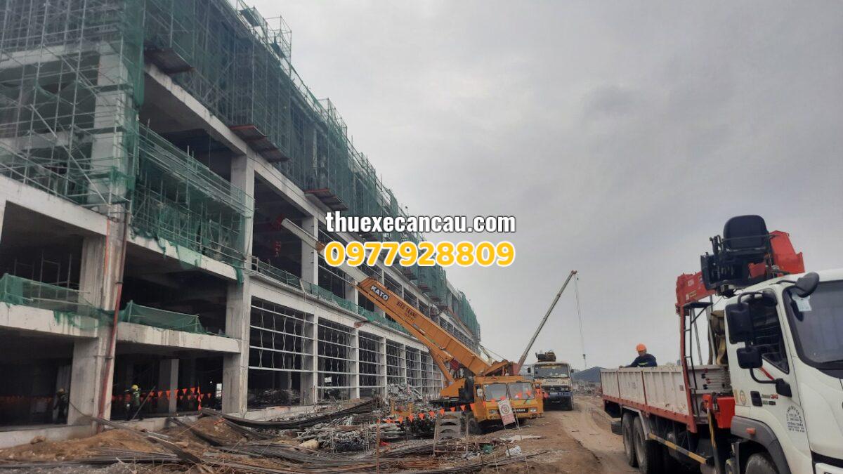 Tầm quan trọng của việc lựa chọn đúng loại xe cần cẩu khi thuê tại KCN Mỹ Phước để tiết kiệm chi phí và nâng cao hiệu quả