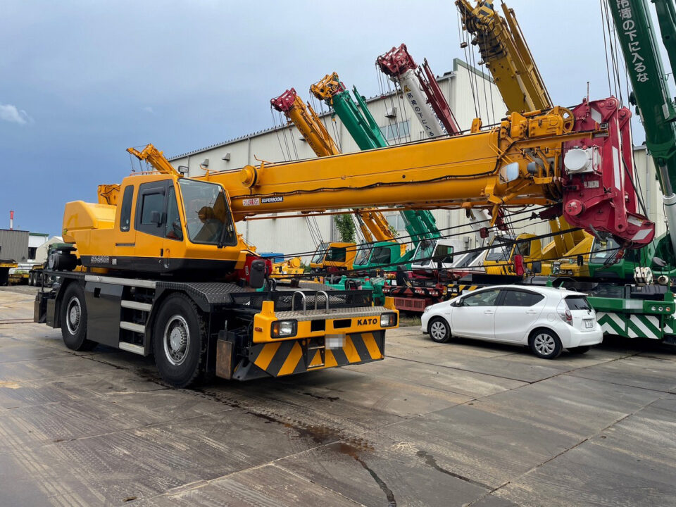 Xe cẩu Bình Dương giá tốt nhất, đáp ứng mọi nhu cầu nâng hạ hàng hóa và công trình