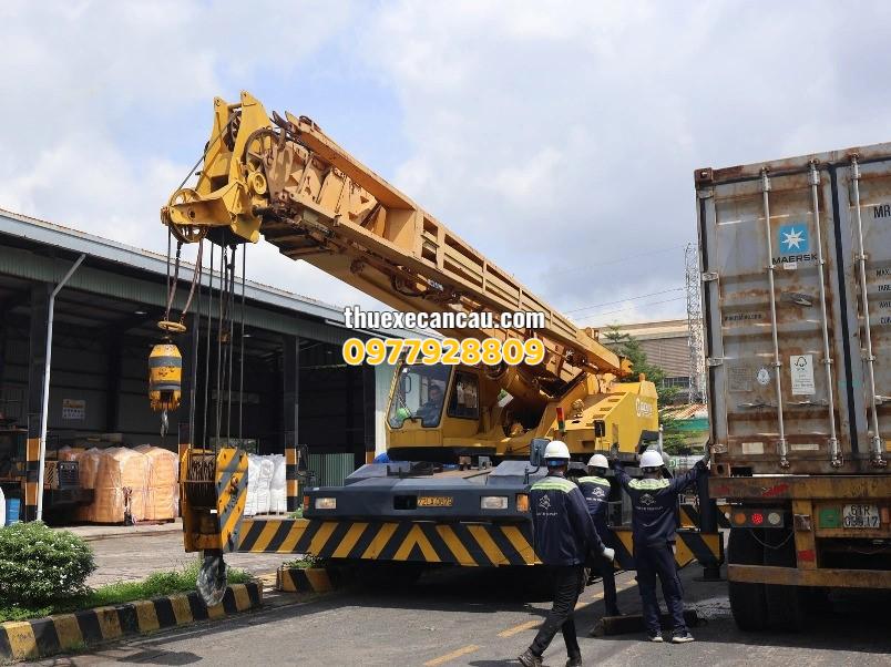 Cho thuê xe cần cẩu, xe đầu kéo đa dạng tải trọng – Giải pháp vận chuyển an toàn, nhanh chóng tại VSIP