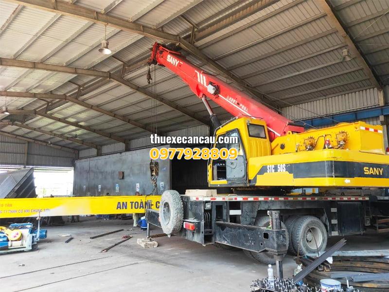Cho thuê xe cẩu, xe nâng, xe đầu kéo giá rẻ, uy tín, chuyên nghiệp tại khu vực Dĩ An và các vùng lân cận