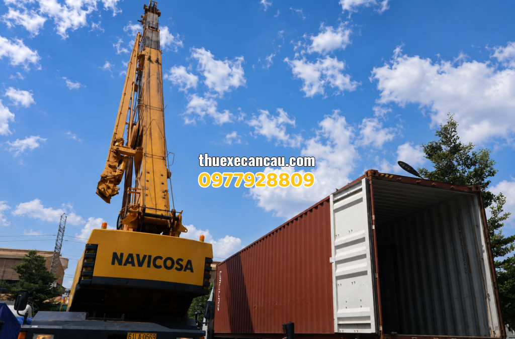 Cho thuê xe cơ giới đa dạng gồm xe cẩu, xe múc, xe nâng tại KCN Mỹ Phước, đáp ứng nhu cầu xây dựng, bốc xếp và vận chuyển hàng hóa