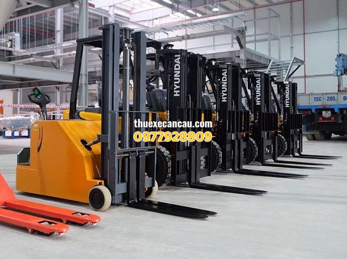 Chuyên cho thuê xe nâng xe cẩu xe móc các loại tại Bến Cát, hỗ trợ công trình xây dựng và vận chuyển hàng hóa