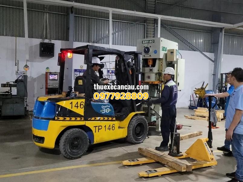 Cung cấp xe nâng xe cẩu xe móc đủ các mẫu xe hiện đại phù hợp với công trình dự án tại KCN Đại Đăng giá tốt, uy tín