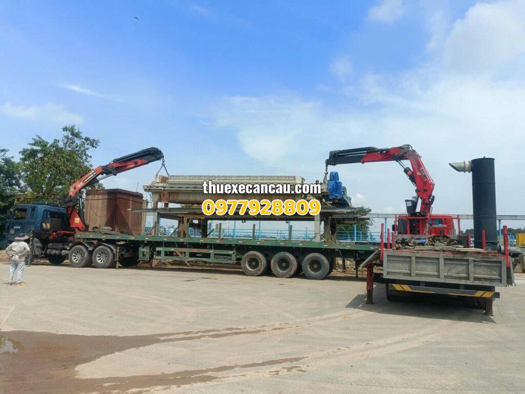 Thuê xe cẩu, xe múc, xe nâng, xe đầu kéo tại KCN Đức Hòa chuyên nghiệp, an toàn, giá cả hợp lý cho doanh nghiệp