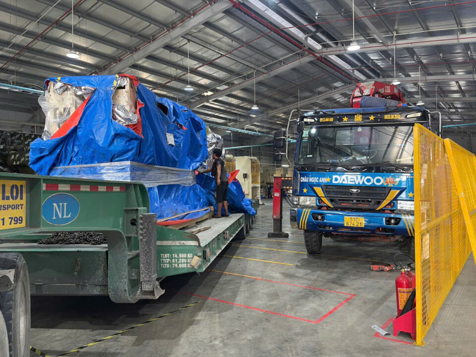 Cung cấp dịch vụ cho thuê xe cẩu xe nâng xe container tại KCN Sóng Thần giá rẻ hợp lý uy tín chất lượng